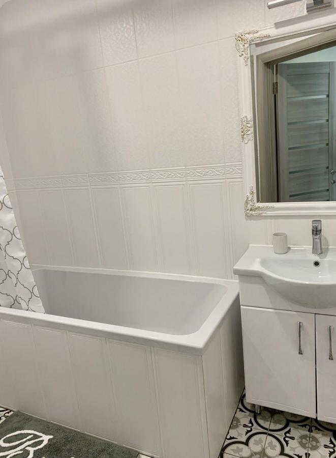 Sisters Apartment Ukr Tsjernihiv Eksteriør bilde
